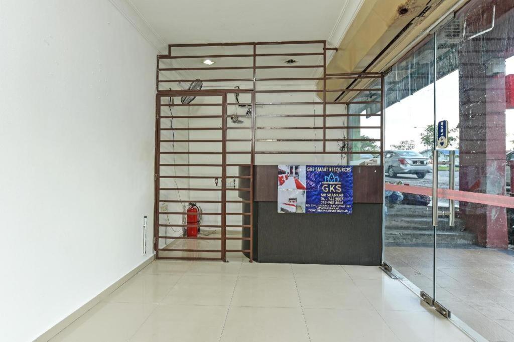 Oyo 90892 L&E Hotel Seremban Dış mekan fotoğraf